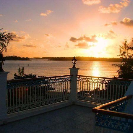 Villa Bella Charming Beachfront Guesthouse Blue Bay Eksteriør billede