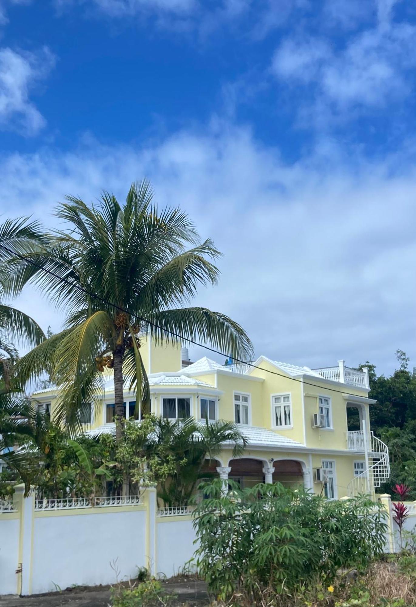 Villa Bella Charming Beachfront Guesthouse Blue Bay Eksteriør billede