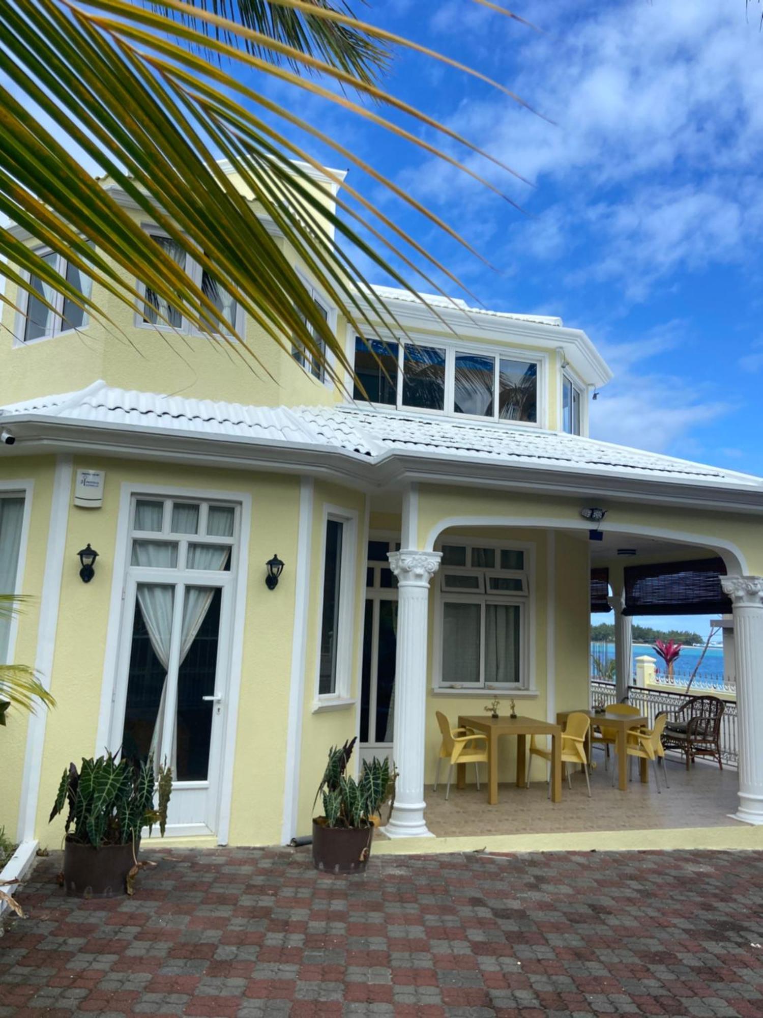 Villa Bella Charming Beachfront Guesthouse Blue Bay Eksteriør billede