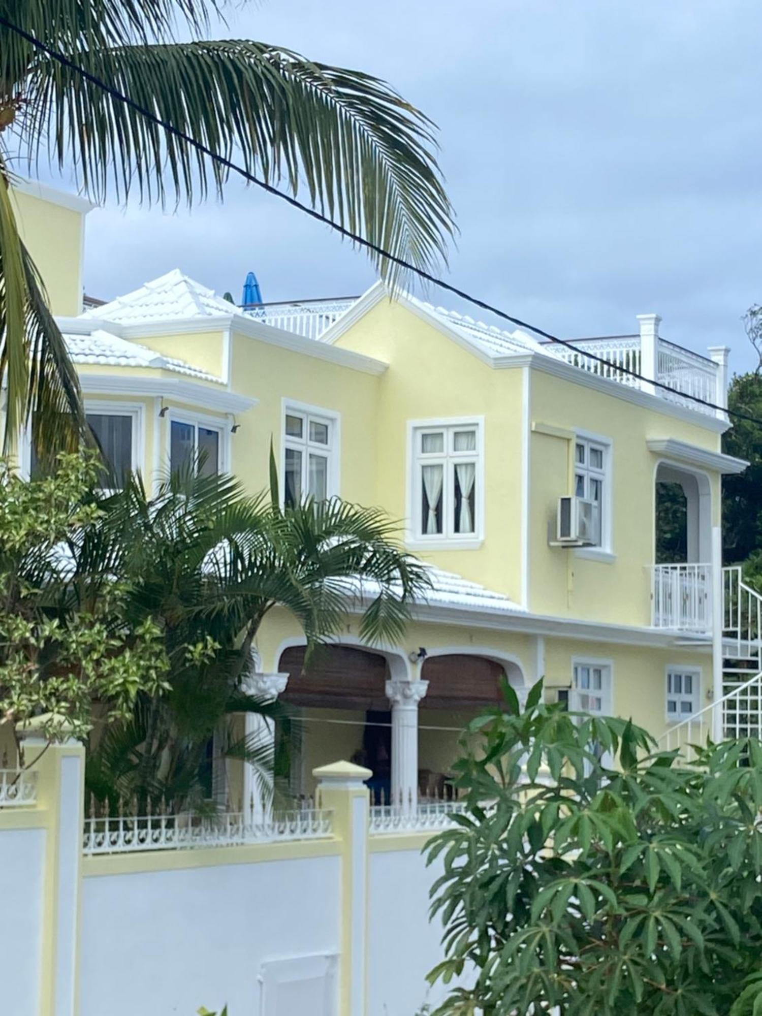 Villa Bella Charming Beachfront Guesthouse Blue Bay Eksteriør billede