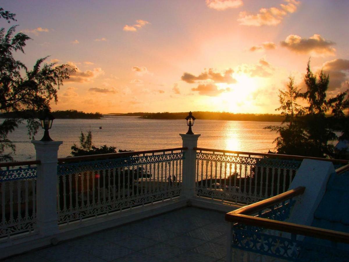 Villa Bella Charming Beachfront Guesthouse Blue Bay Eksteriør billede