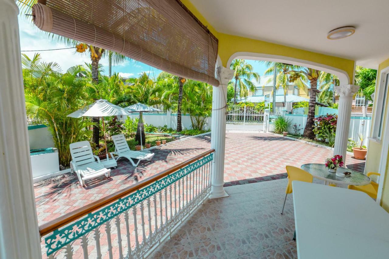 Villa Bella Charming Beachfront Guesthouse Blue Bay Eksteriør billede