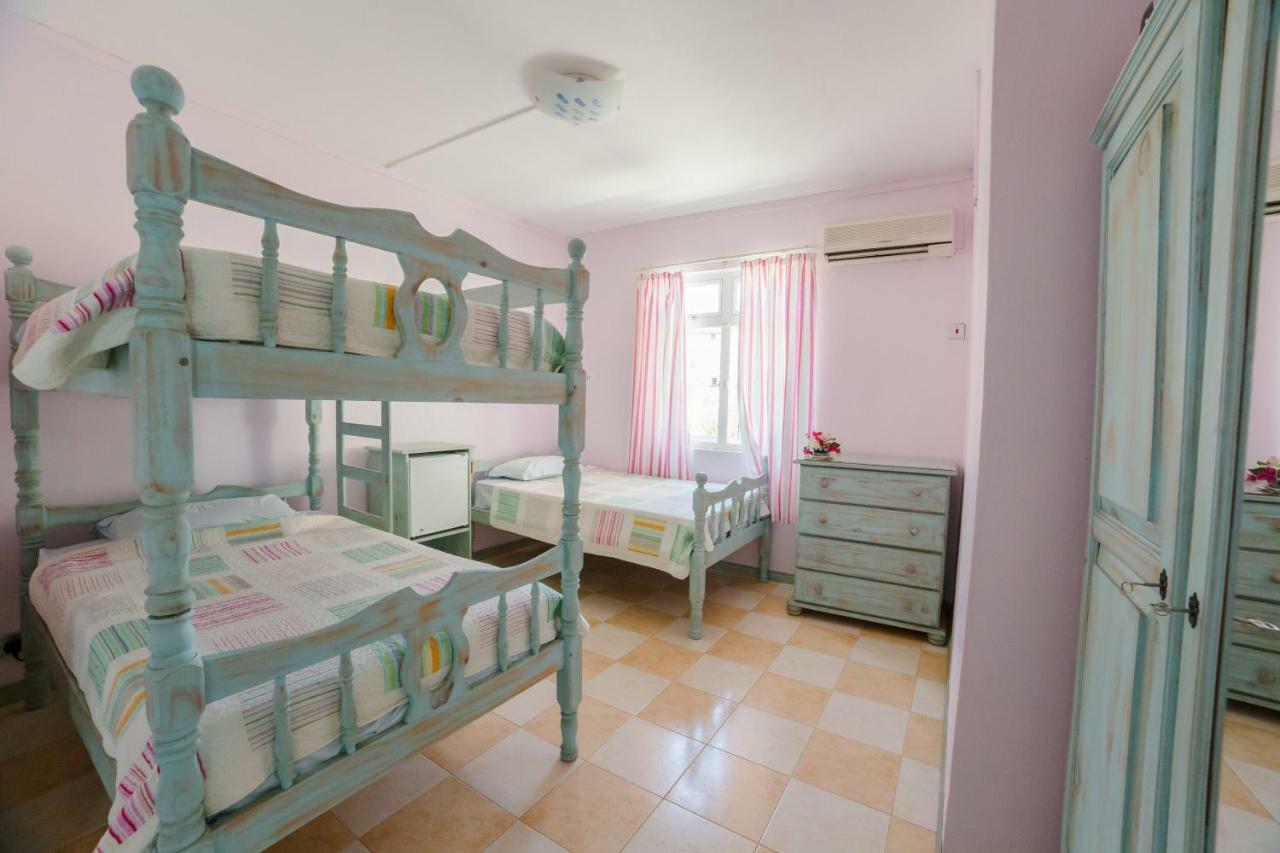 Villa Bella Charming Beachfront Guesthouse Blue Bay Eksteriør billede