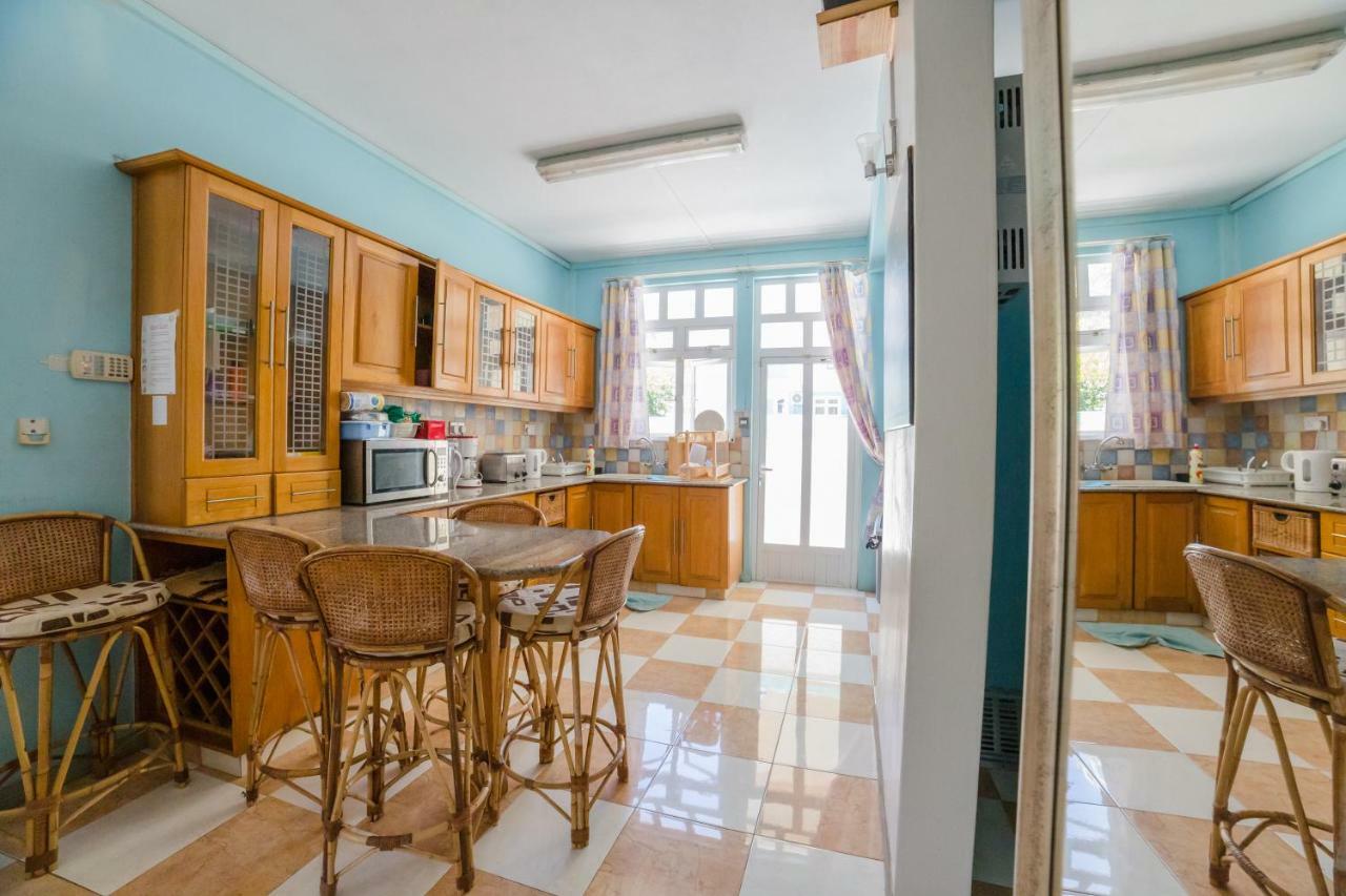 Villa Bella Charming Beachfront Guesthouse Blue Bay Eksteriør billede