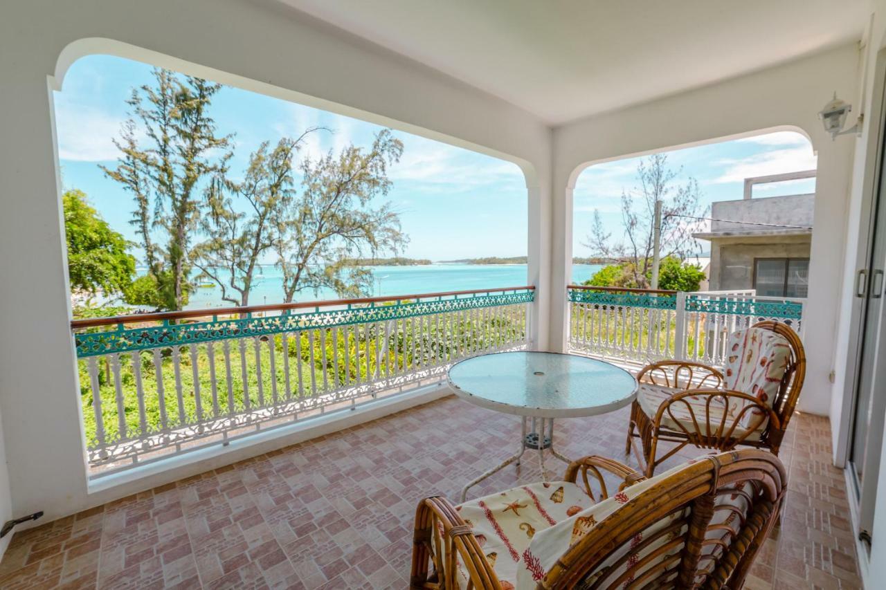 Villa Bella Charming Beachfront Guesthouse Blue Bay Eksteriør billede