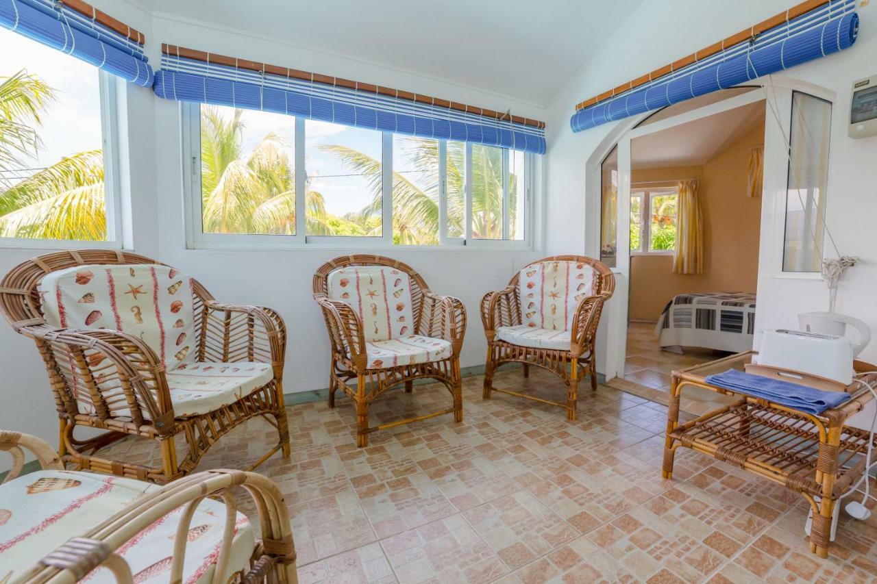 Villa Bella Charming Beachfront Guesthouse Blue Bay Eksteriør billede
